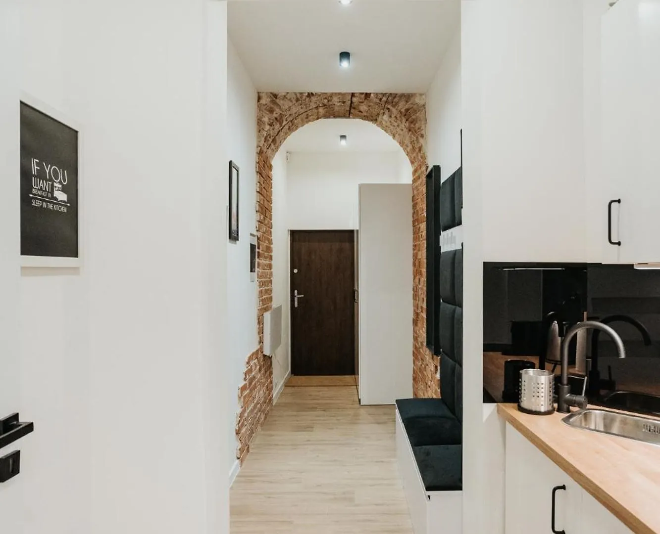 Rose Historic Podgorze Stay In City Center Krakow 0*,  Poland