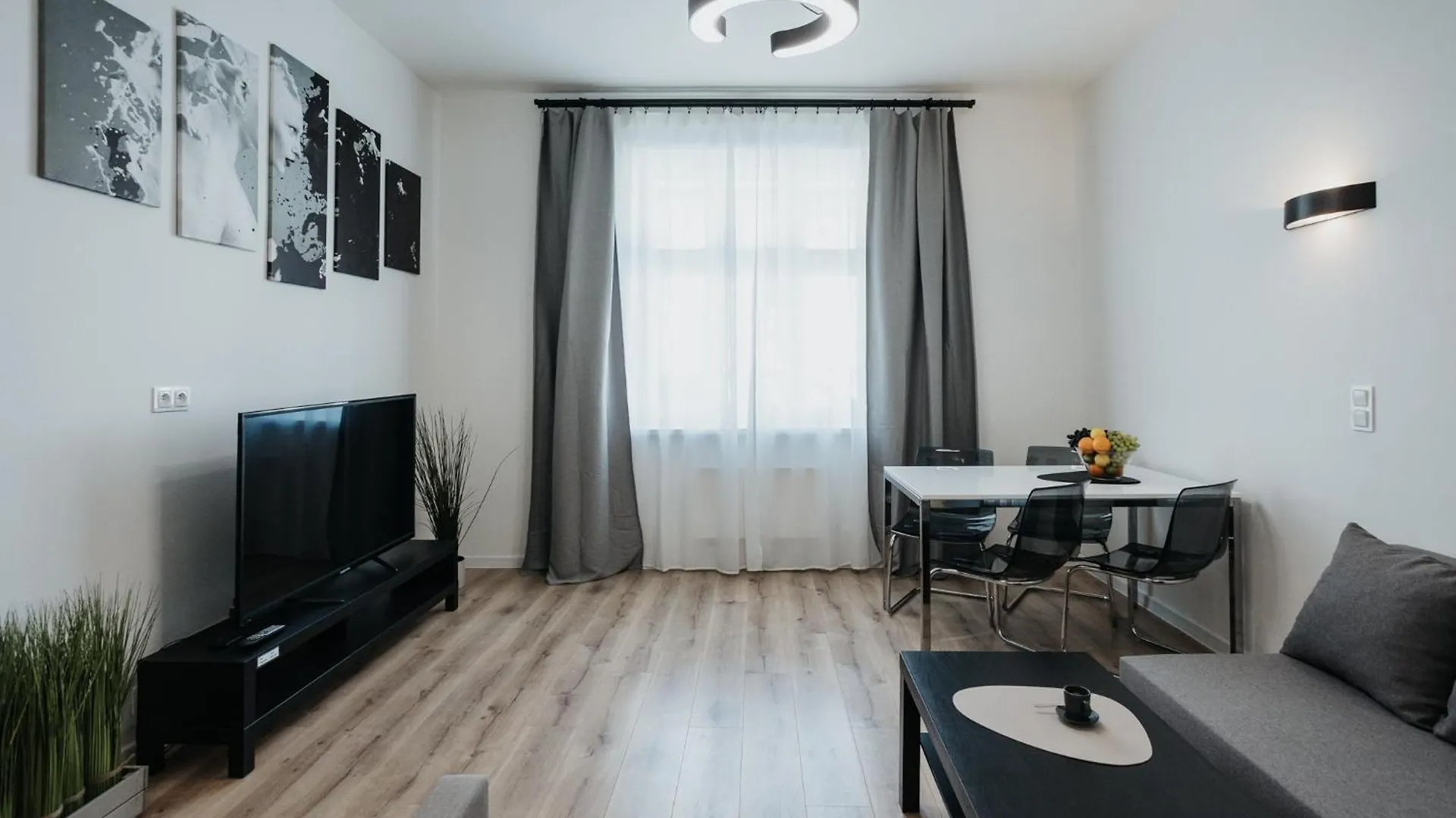 Rose Historic Podgorze Stay In City Center Krakow Poland